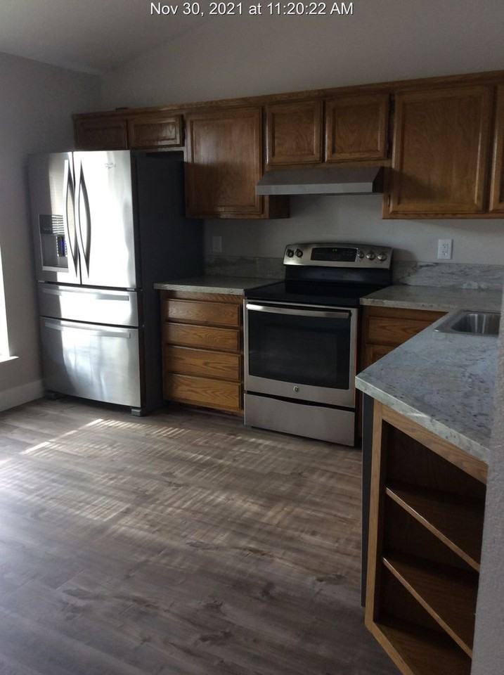 1573 Hazel Ave - Photo 3 of 15