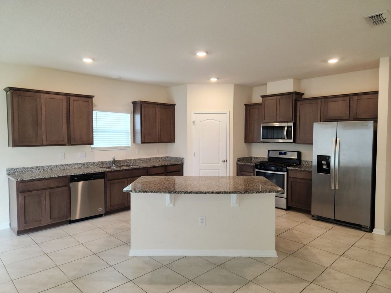 75037 Nassau Station Way - Photo 3 of 21