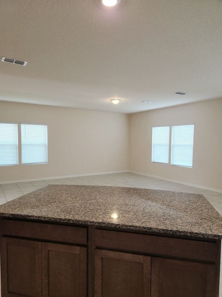 75037 Nassau Station Way - Photo 6 of 21