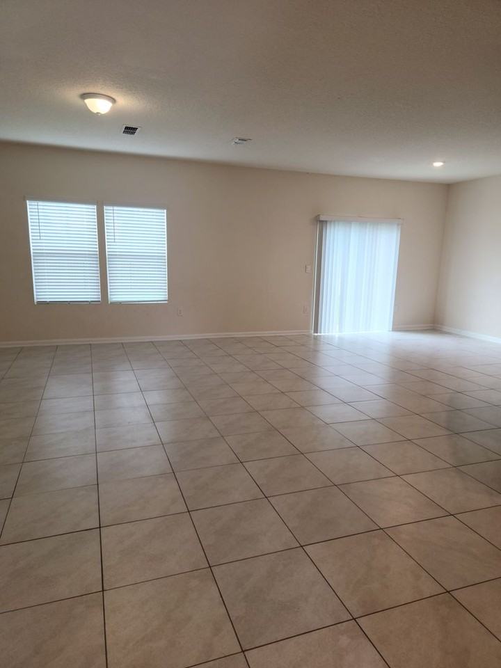 75037 Nassau Station Way - Photo 7 of 21
