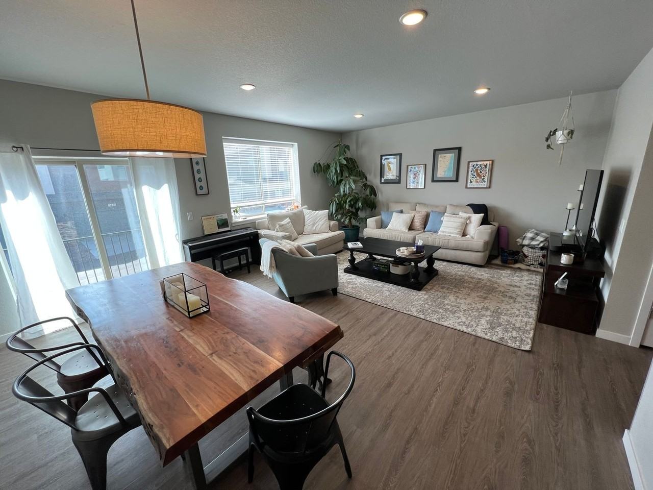 5424 Carvel Grv - Photo 3 of 17