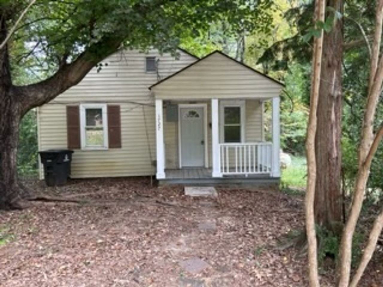 1727 Harrison Ave - Photo 2 of 5