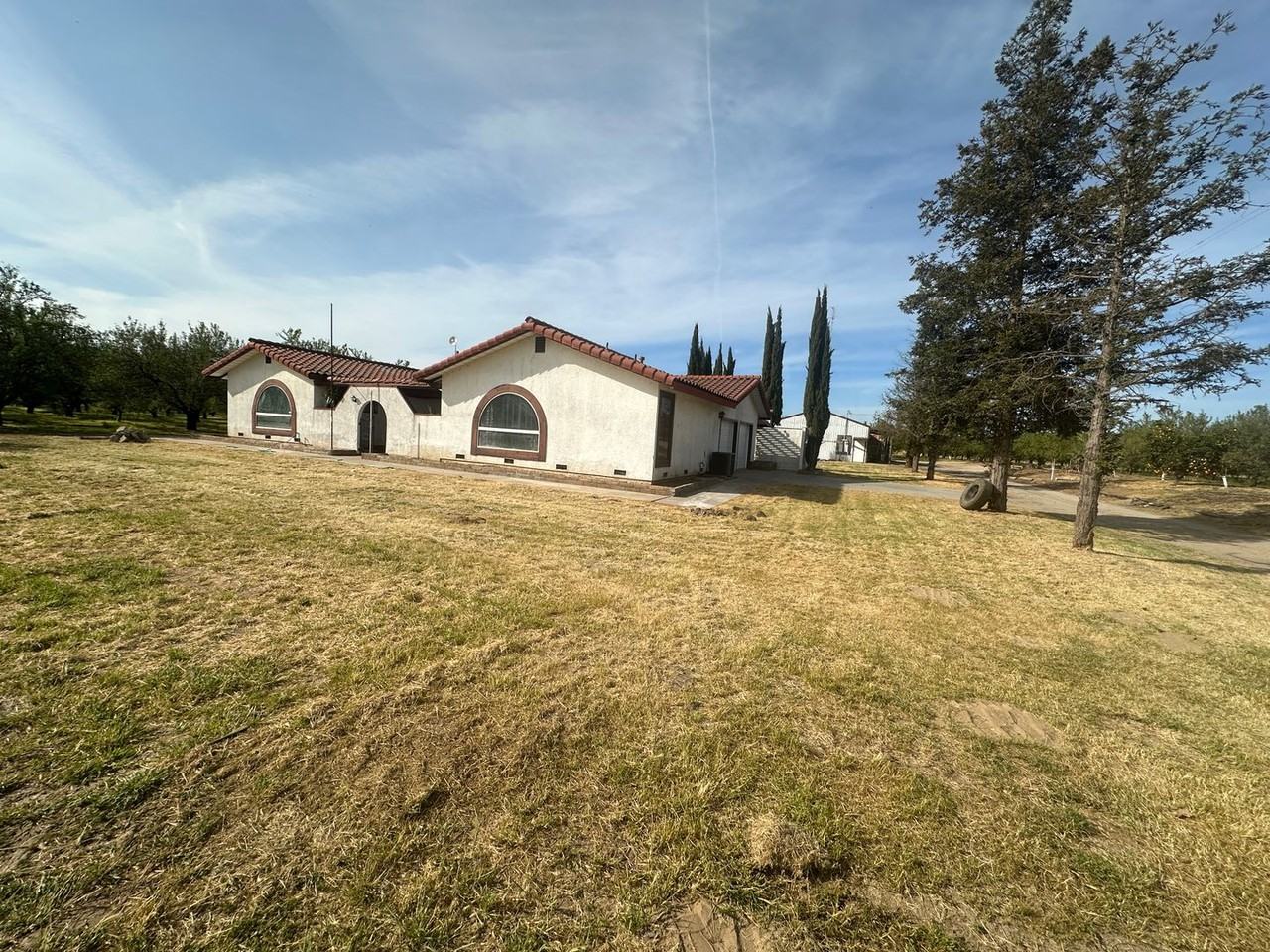 16636 Longview Ave - Photo 2 of 34