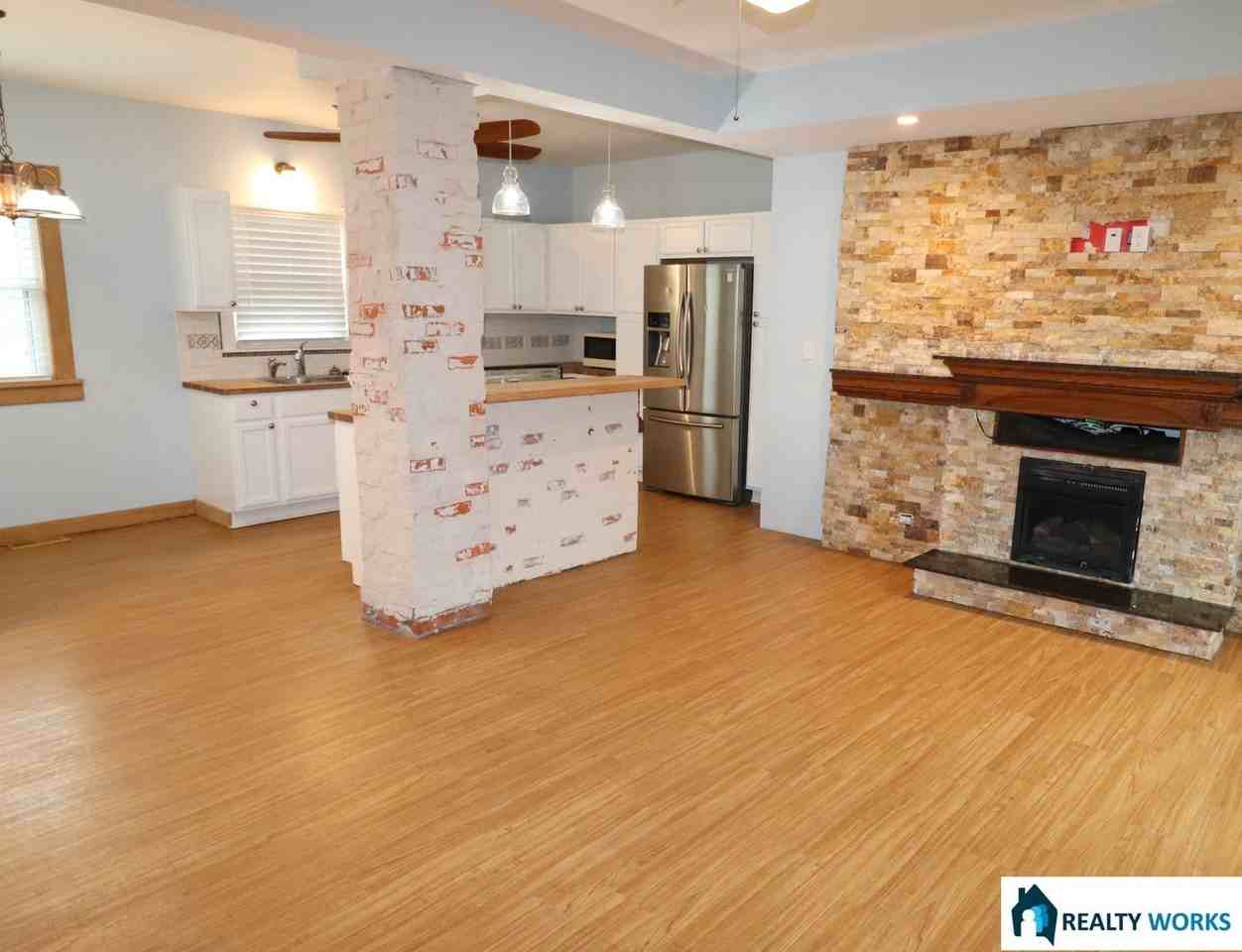 3348 S 42nd St - Photo 2 of 10