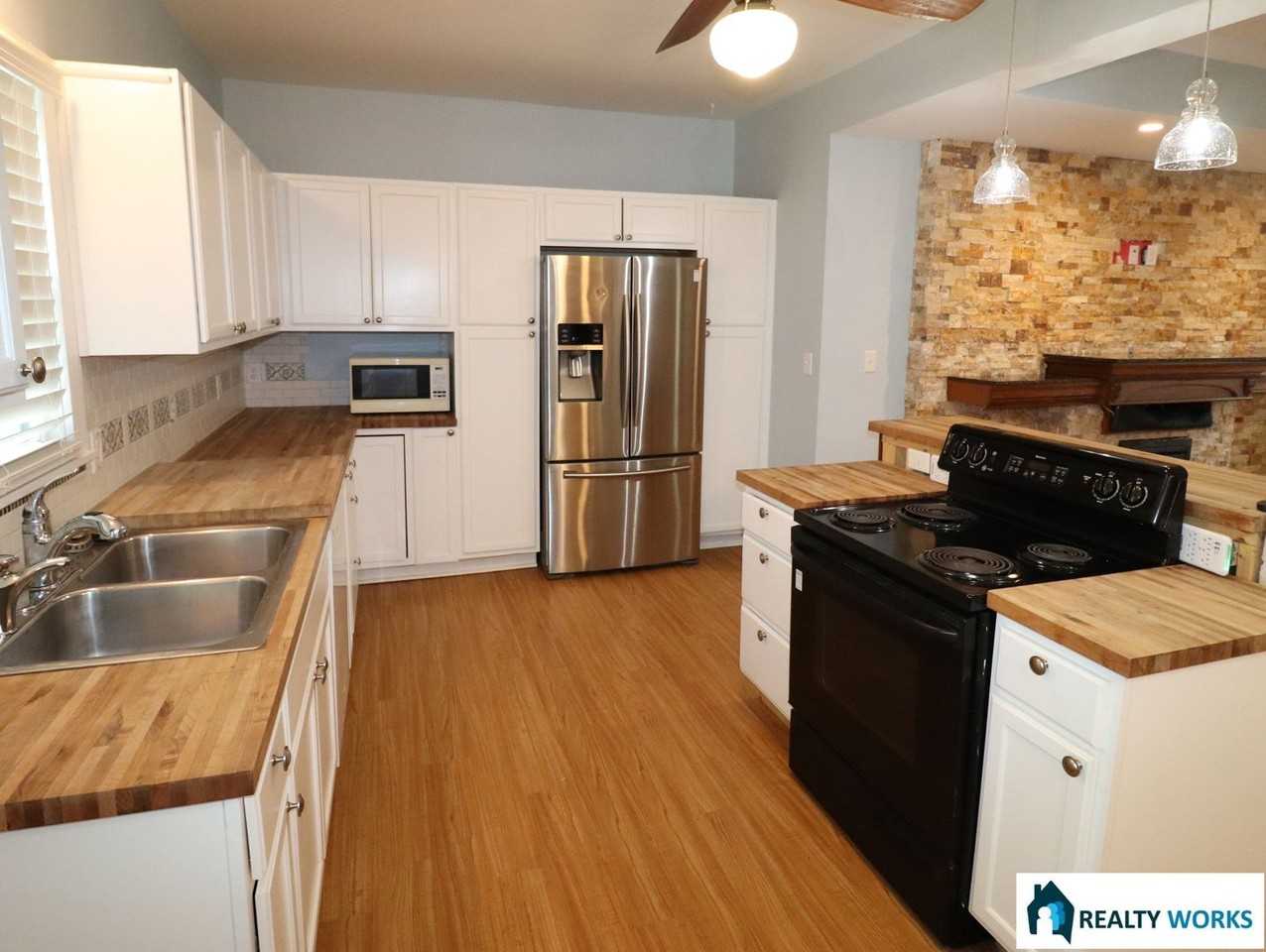3348 S 42nd St - Photo 3 of 10