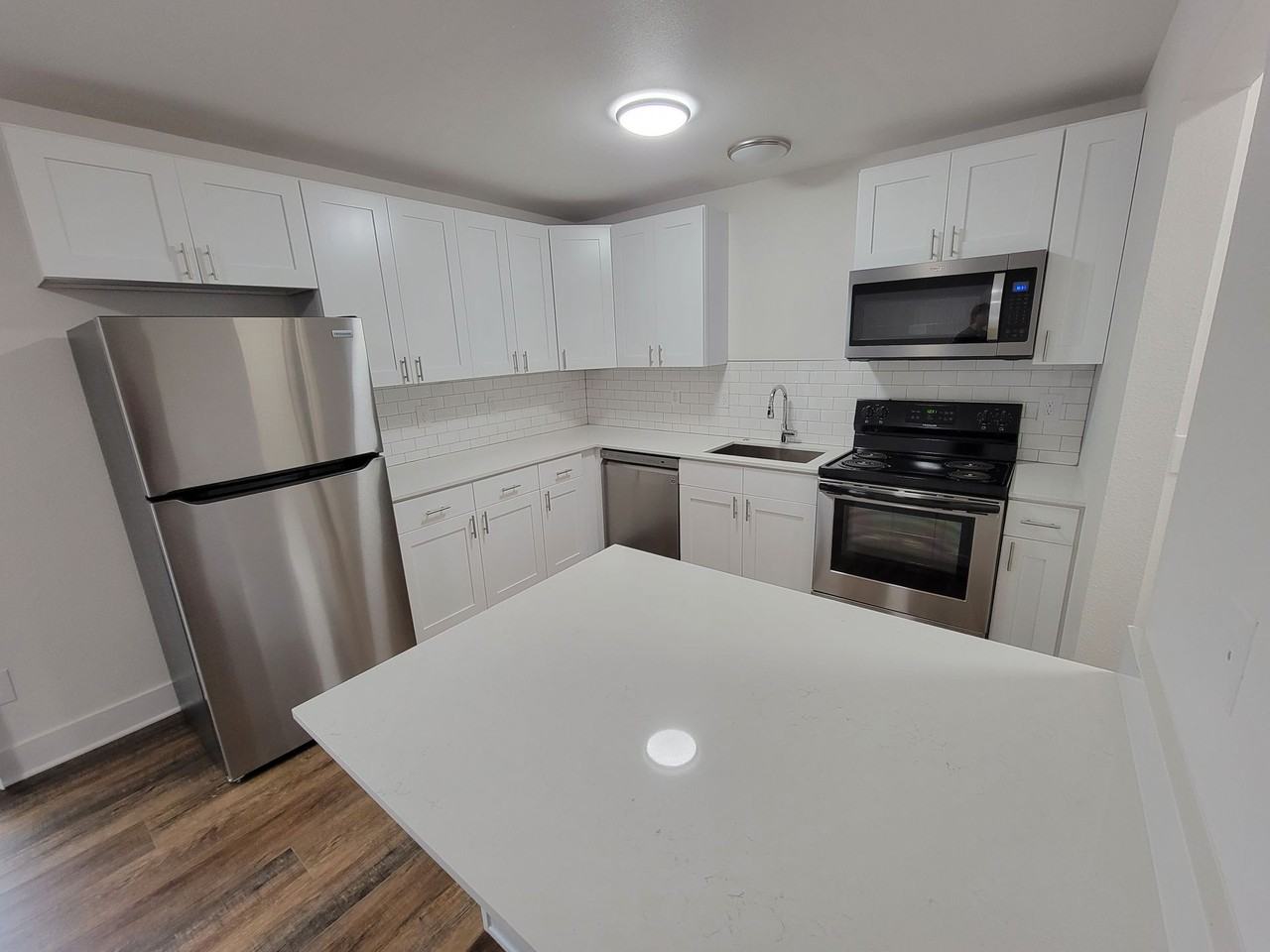 401 8th Street - Photo 4 of 19