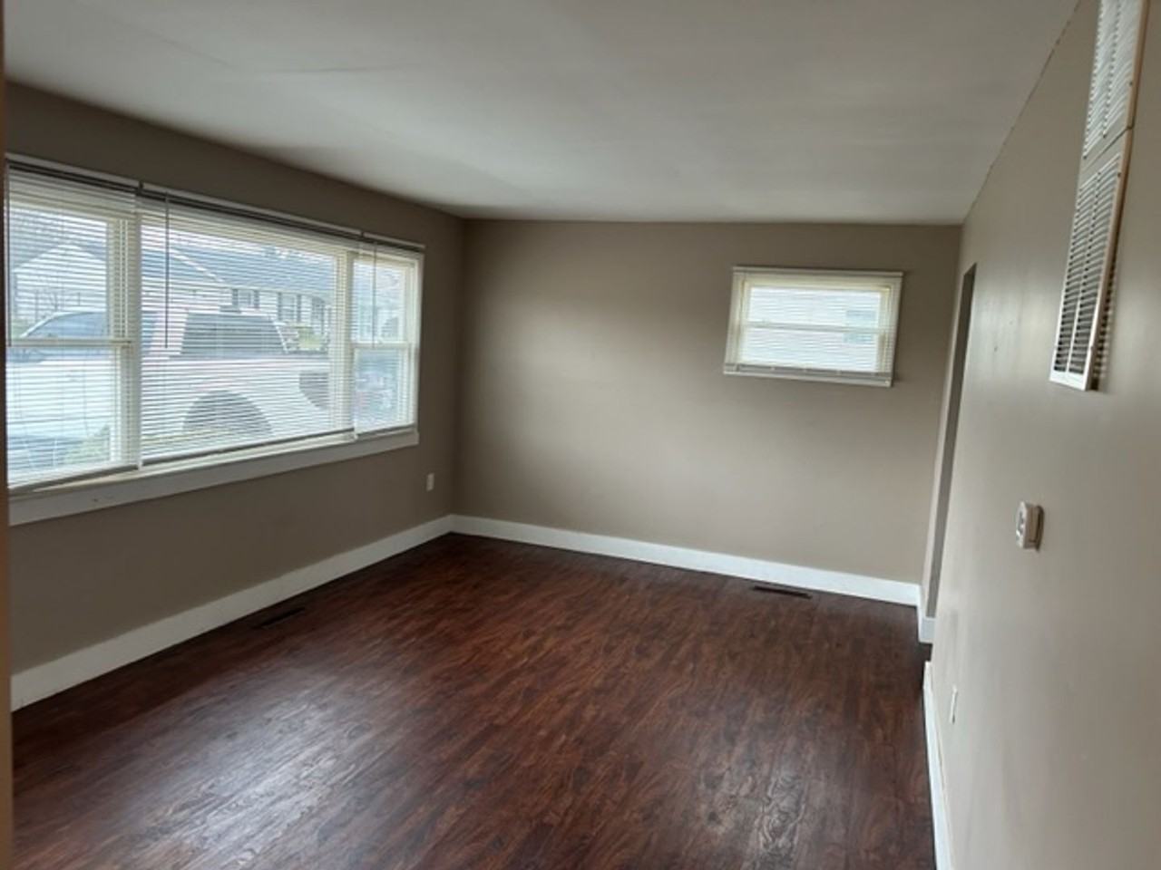 3817 Palmerston Ave - Photo 3 of 32