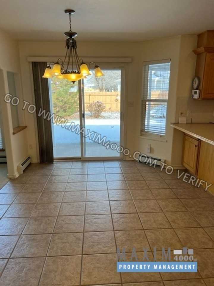 2812 Grand View Dr - Photo 3 of 20