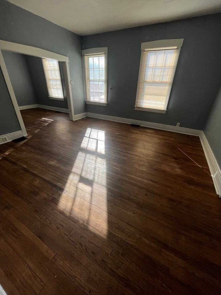 304 Cottage St - Photo 2 of 13