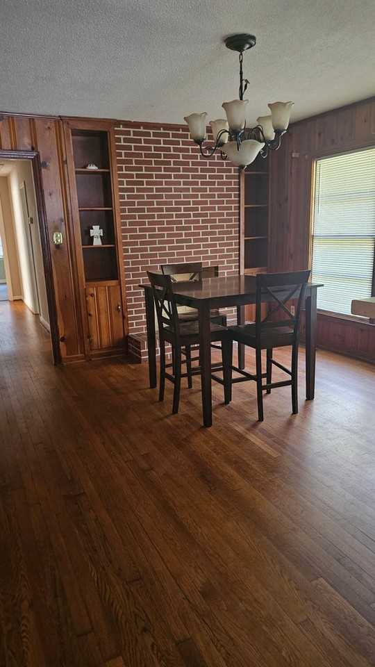 2214 Jerry Jones Dr - Photo 7 of 31
