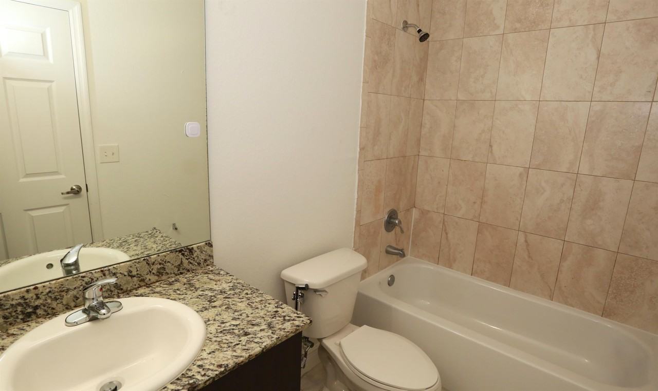 6171 6171 Northwest 182nd LaneApt 301 #6171-301 - Photo 5 of 12