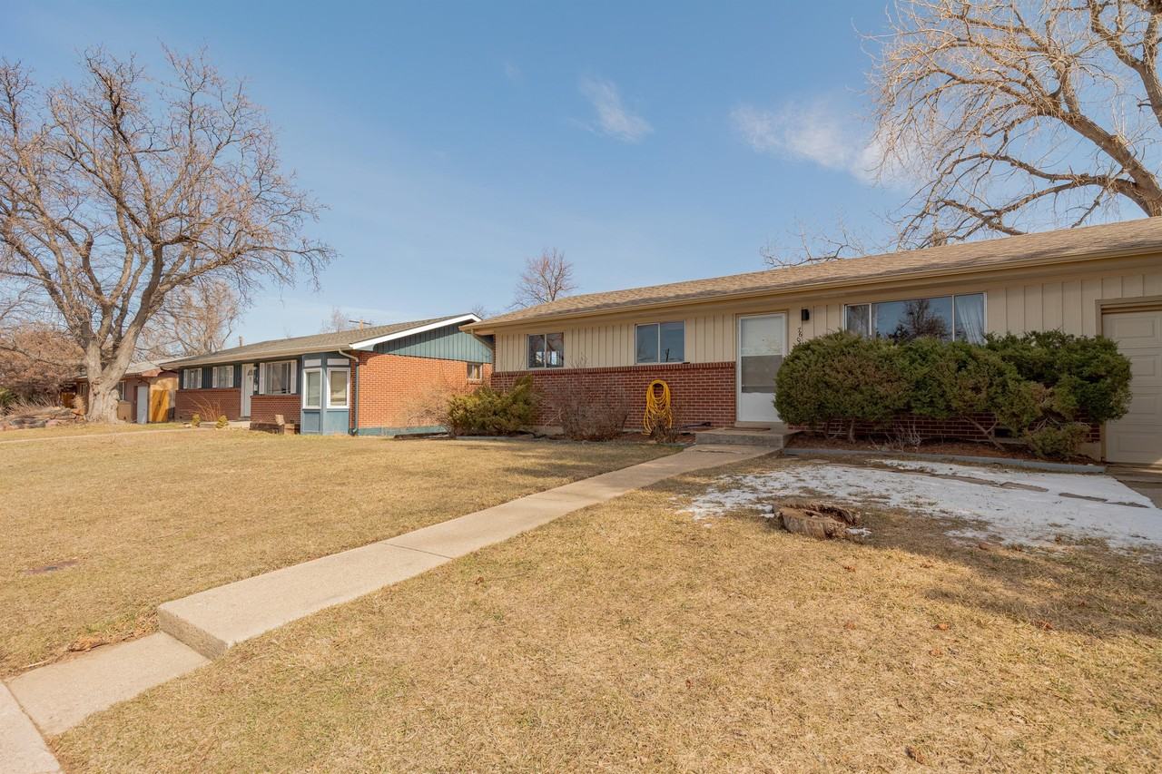 760 39th St #1 - Photo 3 of 25