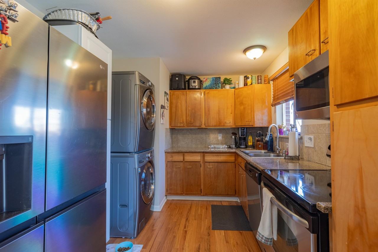 760 39th St #1 - Photo 7 of 25