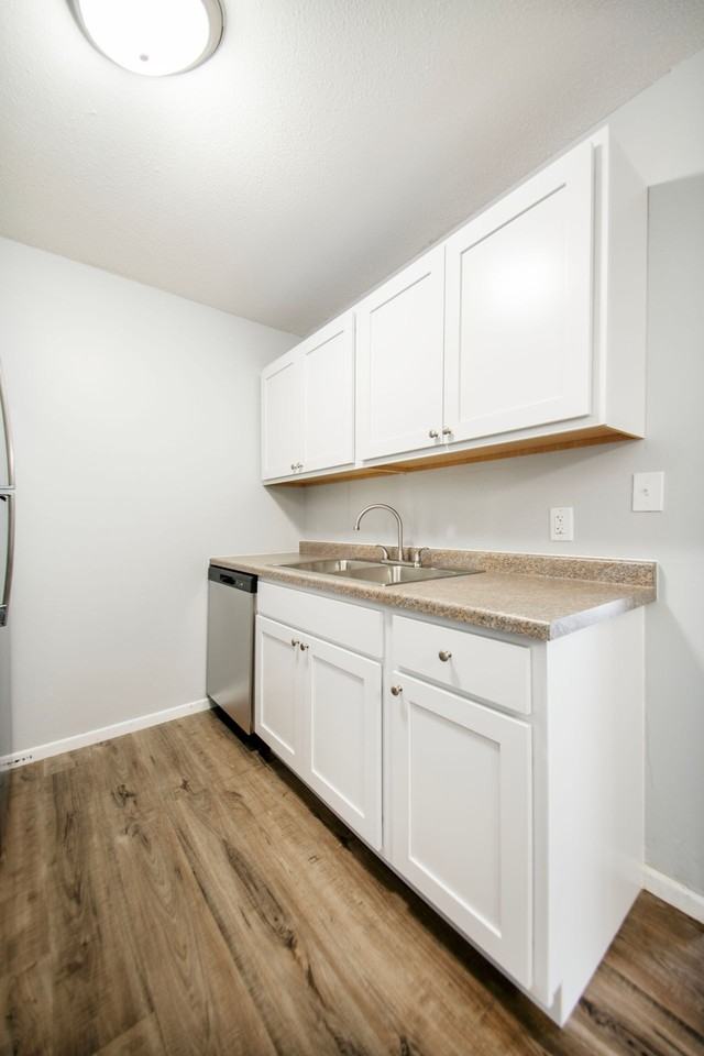 Riverview - Photo 5 of 72