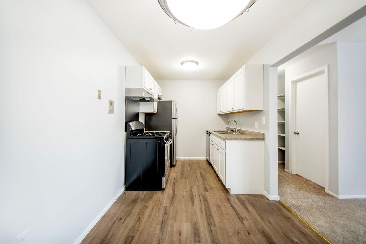 Riverview - Photo 2 of 72