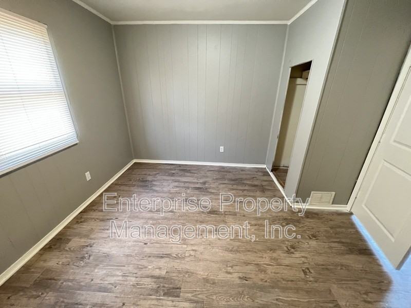 890 Dawn Dr - Photo 2 of 17