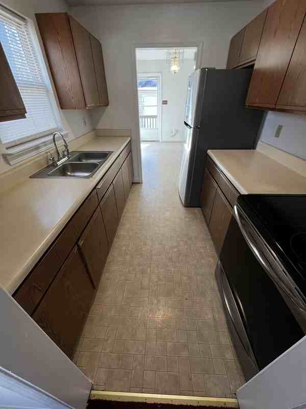 229 Green Acres Ave - Photo 3 of 9