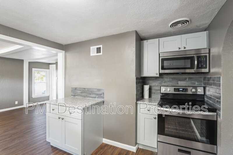 2807 N 52nd St - Photo 2 of 21