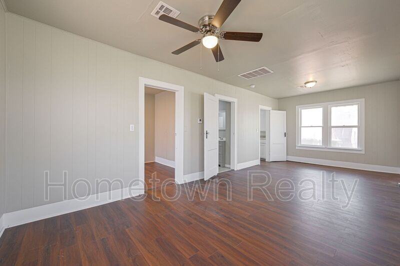 612 Se 28th St - Photo 3 of 19