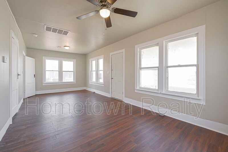 612 Se 28th St - Photo 4 of 19