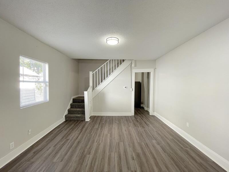 1527 N Olney St - Photo 3 of 11