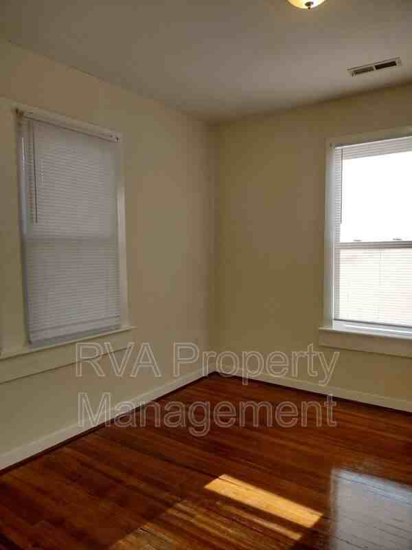 2502 Lancelot Ave - Photo 3 of 10