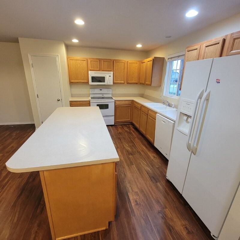 4808 Ne Michael Dr - Photo 3 of 21
