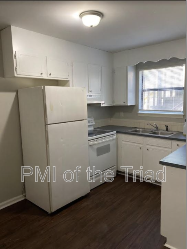 1600 Oak Croft Ct #C - Photo 3 of 24