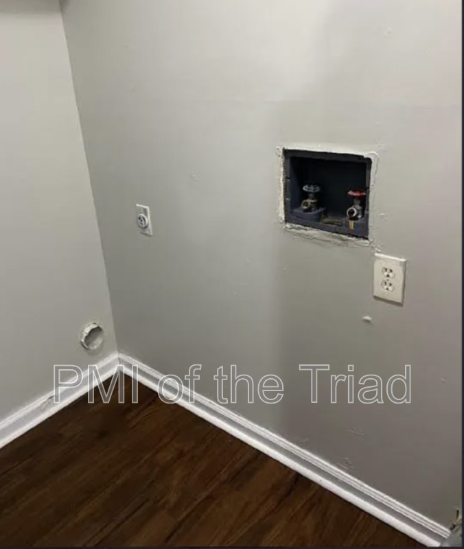 1600 Oak Croft Ct #C - Photo 6 of 24
