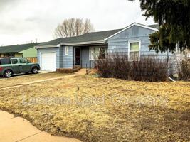 featured image of 1011 W Curtis St