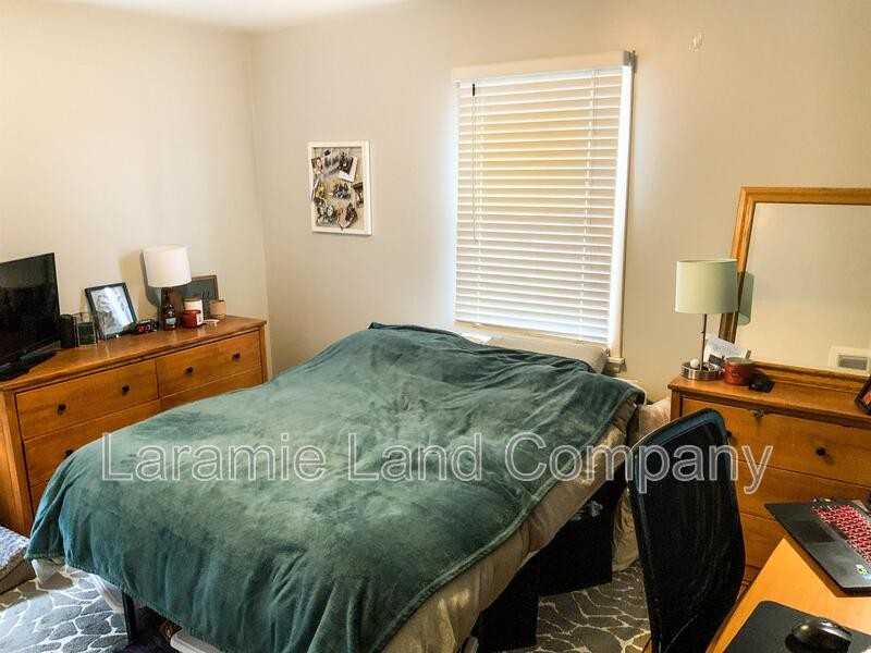 1011 W Curtis St - Photo 2 of 15