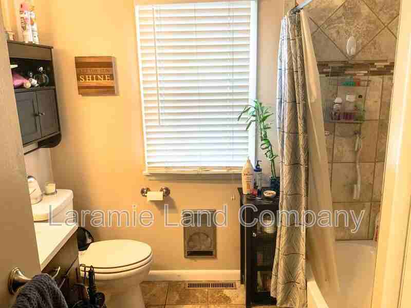 1011 W Curtis St - Photo 4 of 15