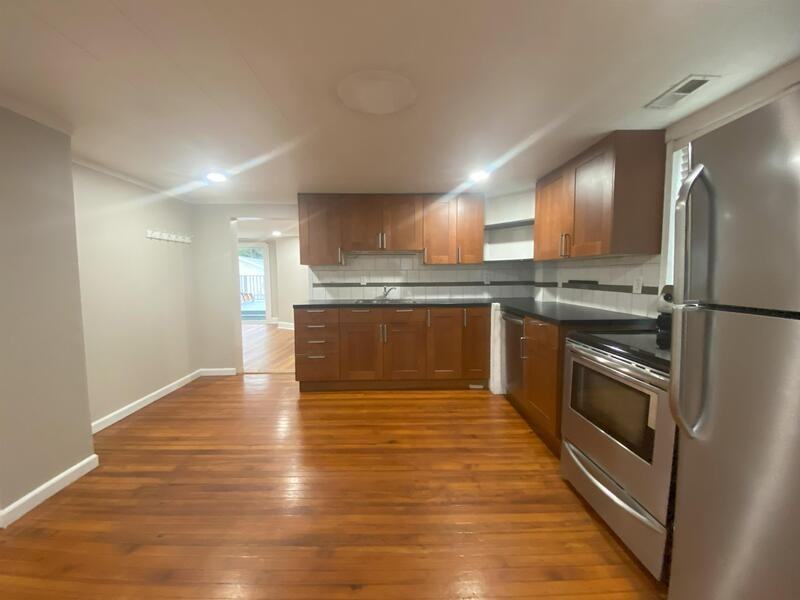 2905 Charleston Ave - Photo 4 of 19