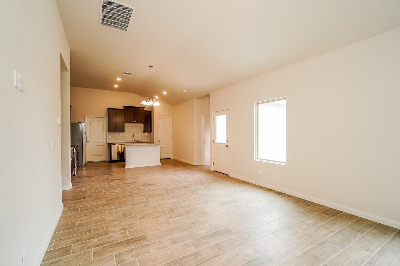 1348 Rios Meadow Dr - Photo 3 of 14