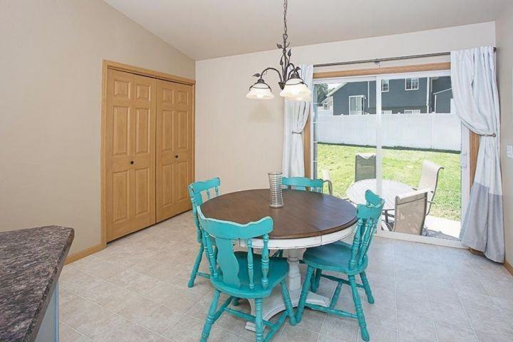 1222 Mossman Dr - Photo 4 of 7