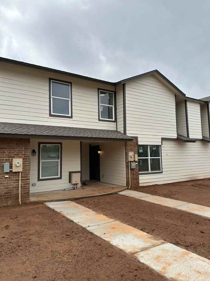 402 Ne 115th St - Photo 2 of 15