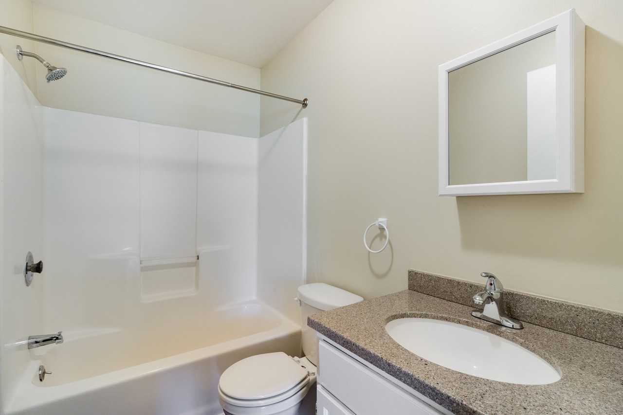 Meadowview Townhomes (Meadowview Street LLC) Apartments 425