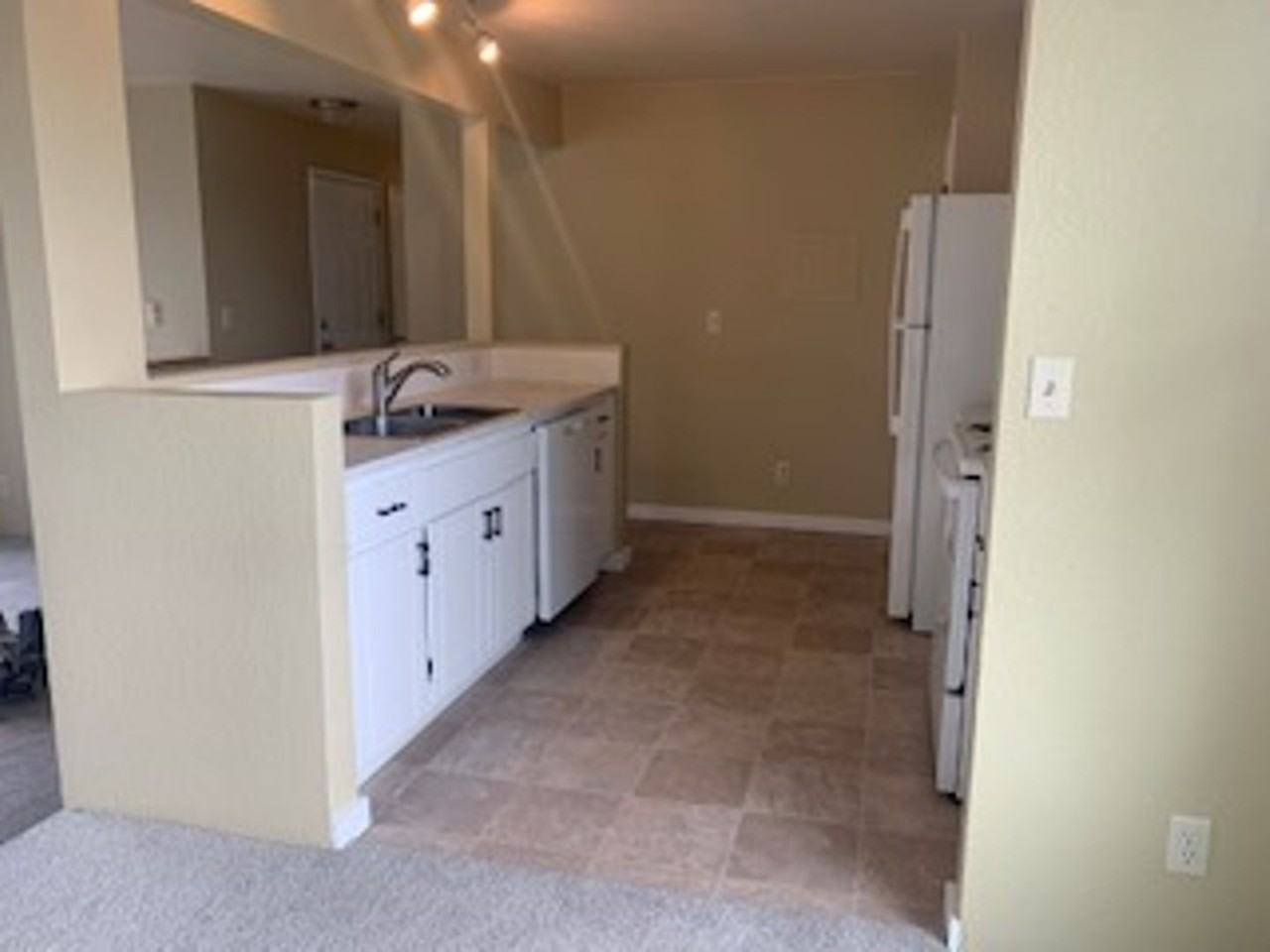 9925 Everett (Wildwood) - Photo 6 of 38