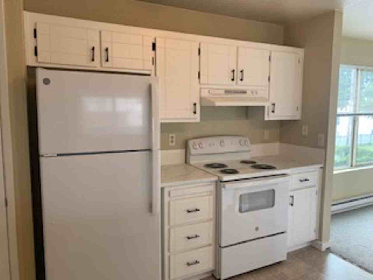 9925 Everett (Wildwood) - Photo 7 of 38