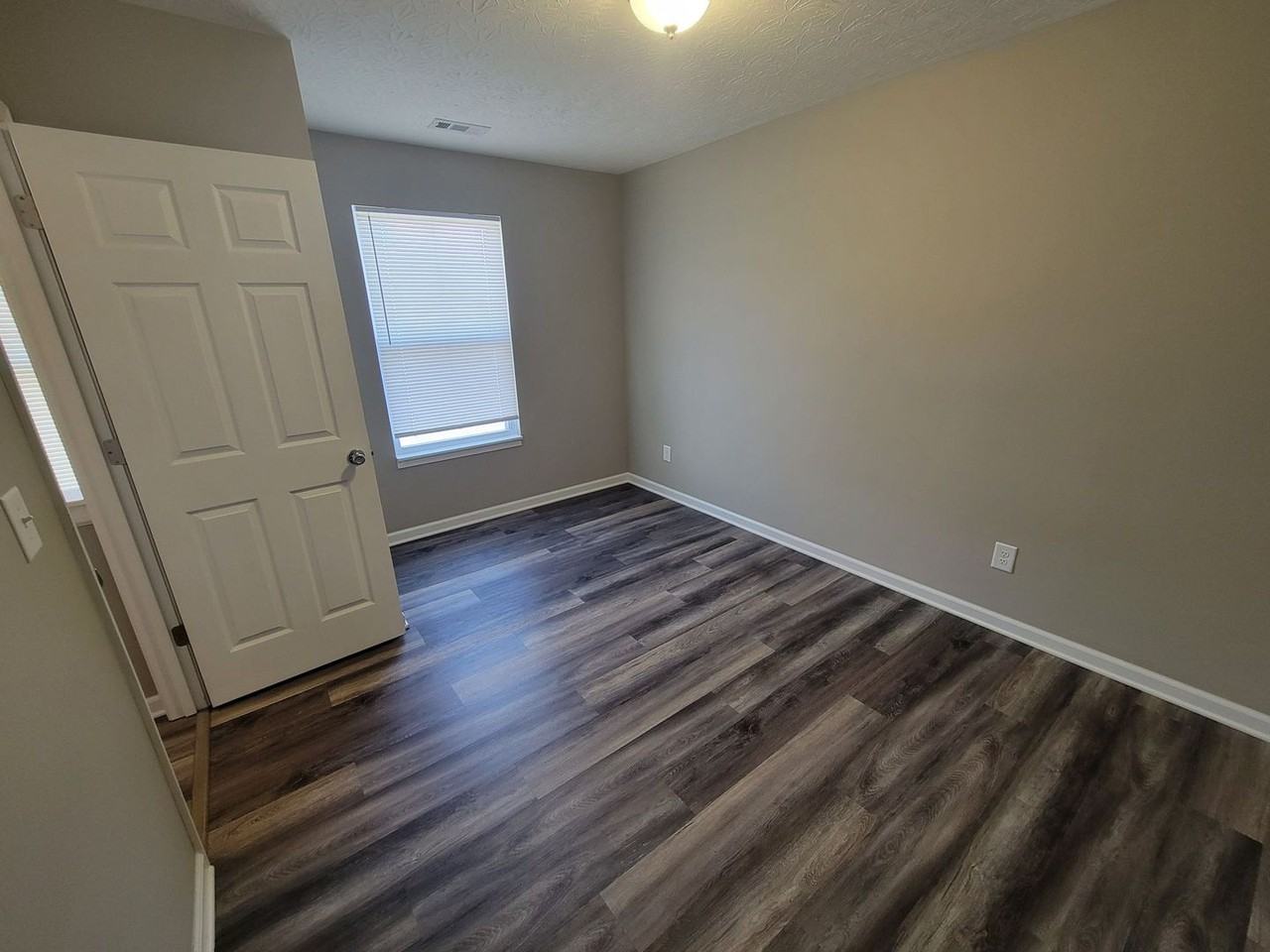 6001 Yosemite Dr - Photo 2 of 13