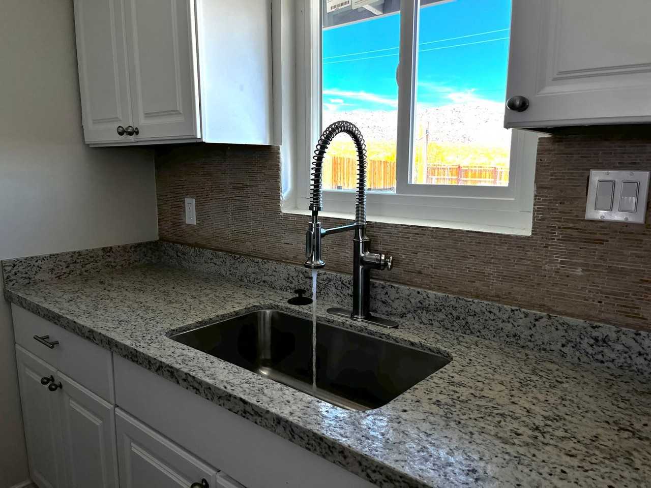 7042 Ivanpah Ave - Photo 7 of 24
