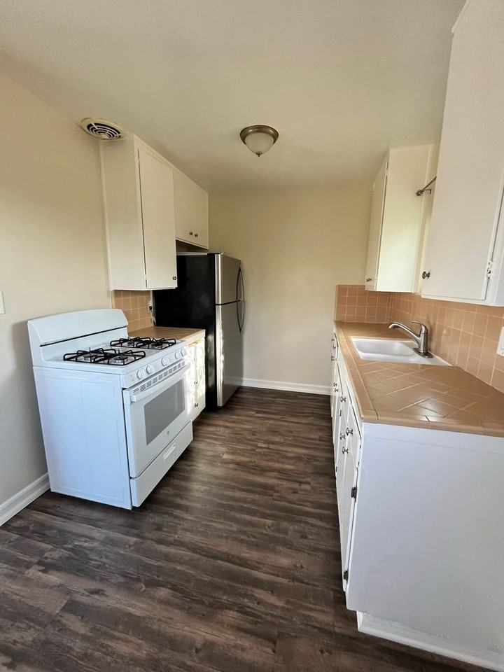 33rd St., 4001 - Photo 3 of 6