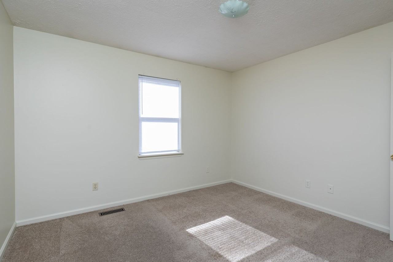 Rose Hill Versailles - Photo 7 of 11