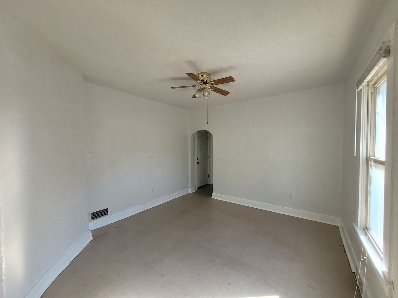 112-118 S. Charles - Photo 2 of 16