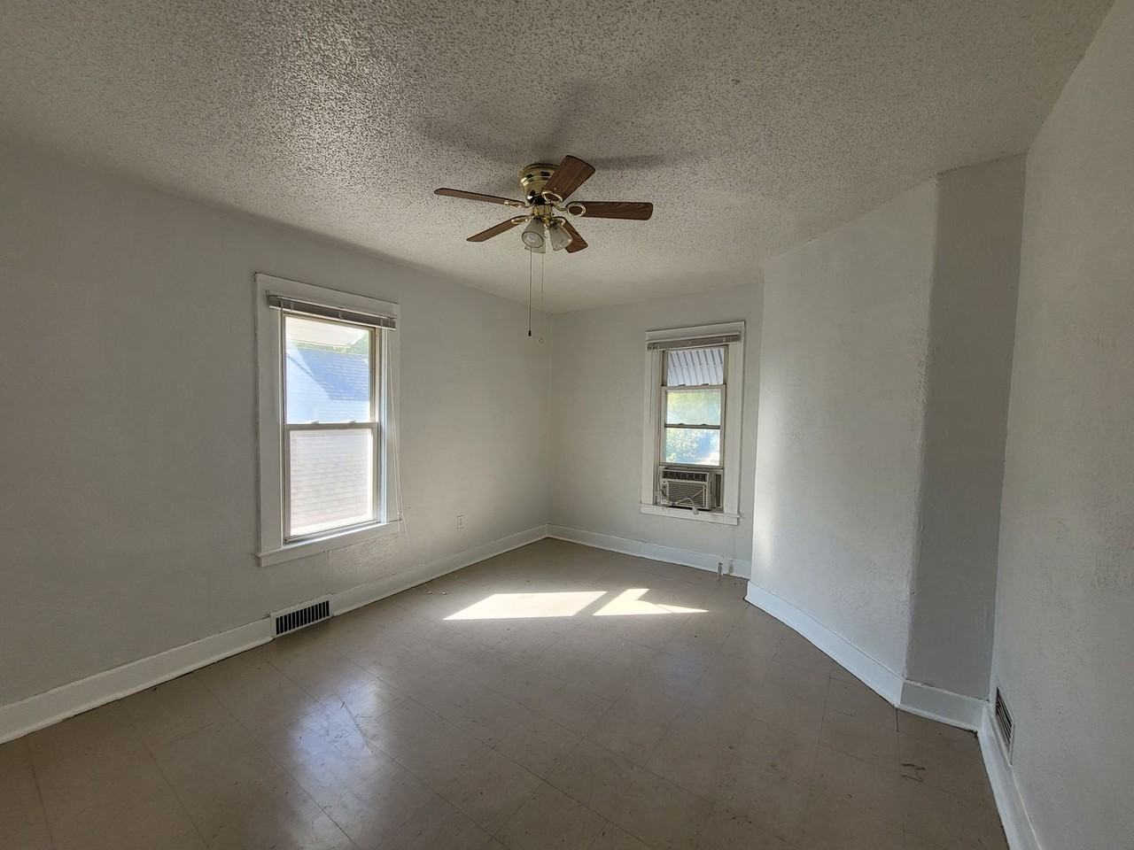 112-118 S. Charles - Photo 3 of 16