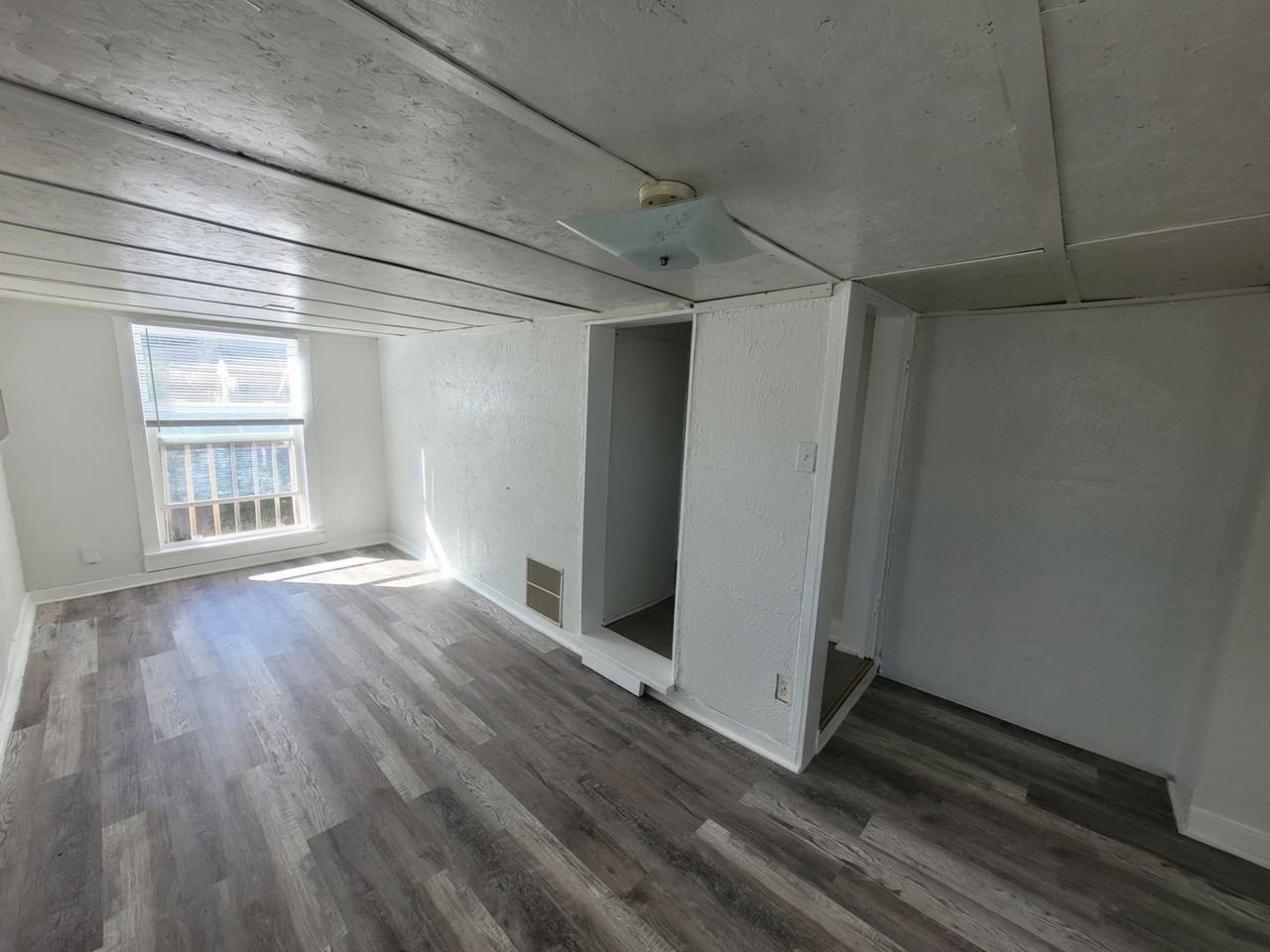 116 S Charles St - Photo 2 of 16