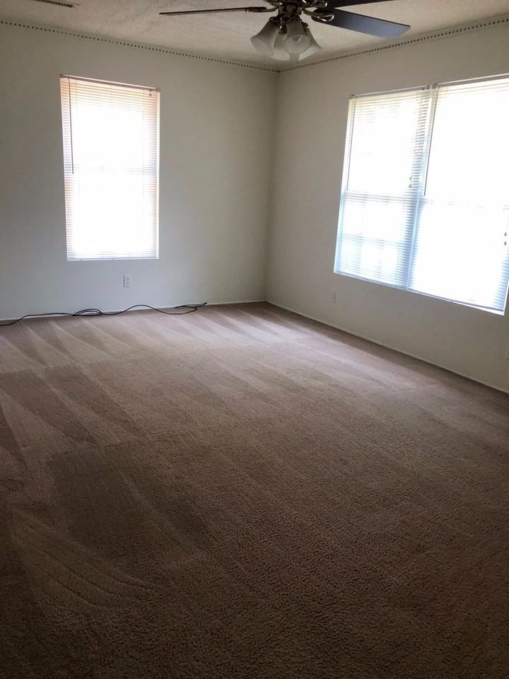 748 Berkeley Dr - Photo 3 of 26