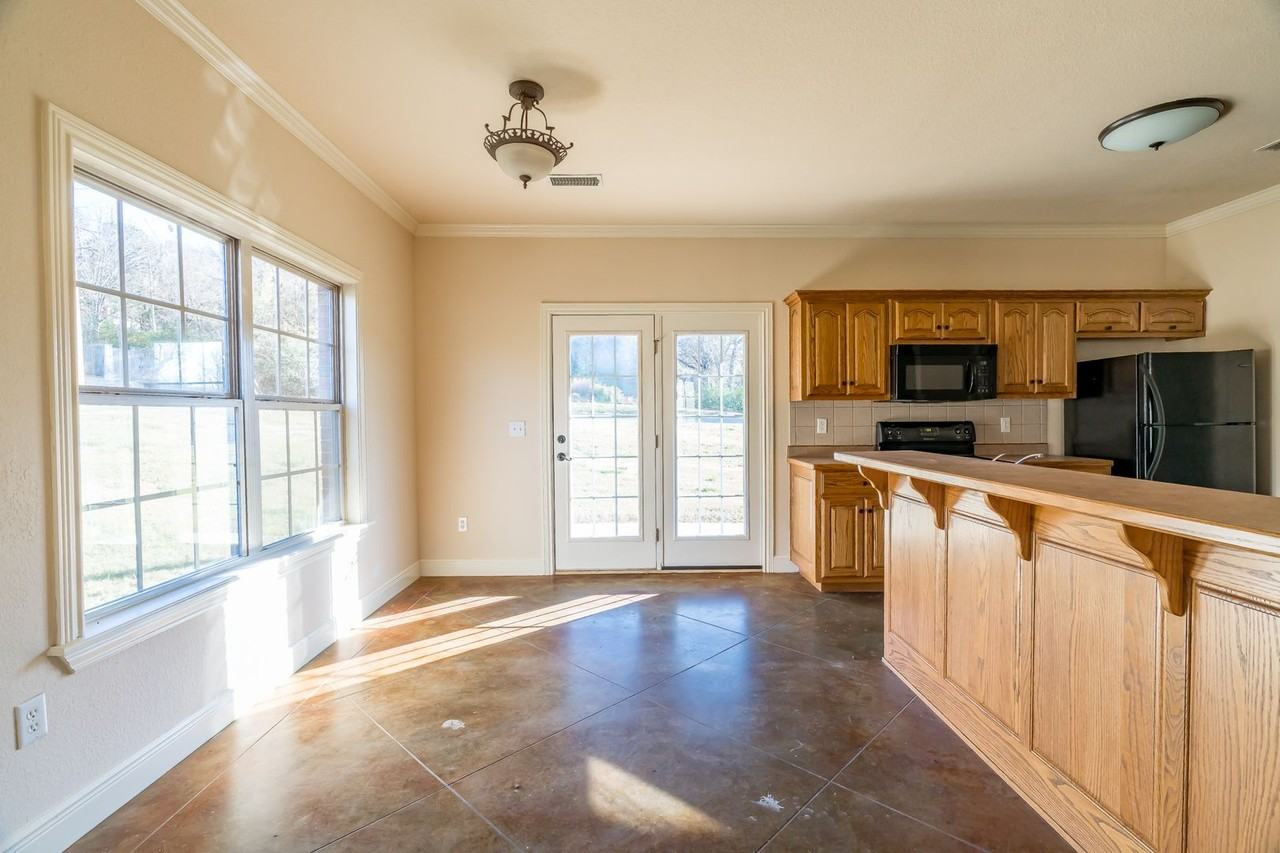 1808 W Wedington Dr - Photo 6 of 23