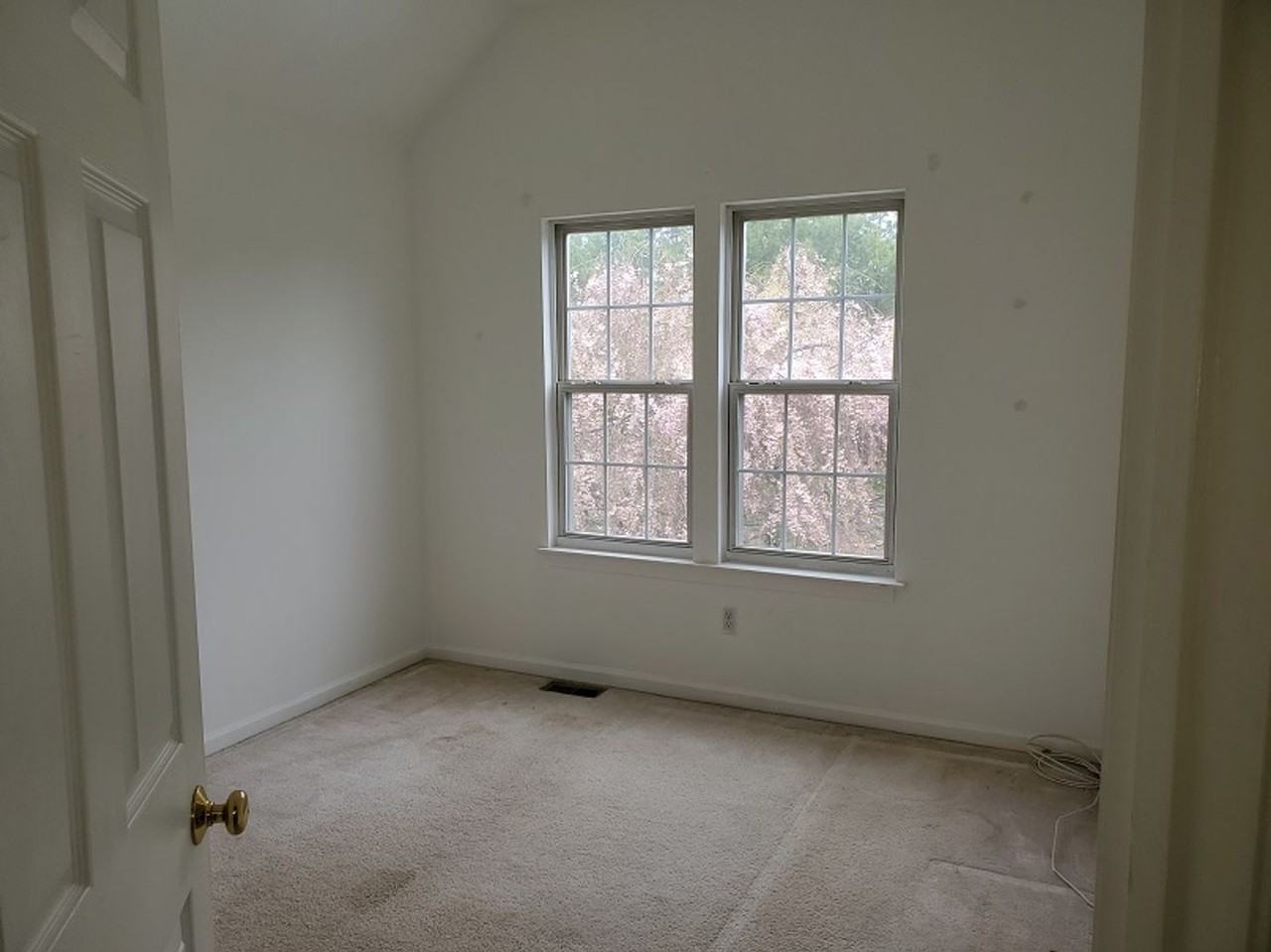 173 Dicenzo Blvd - Photo 4 of 20