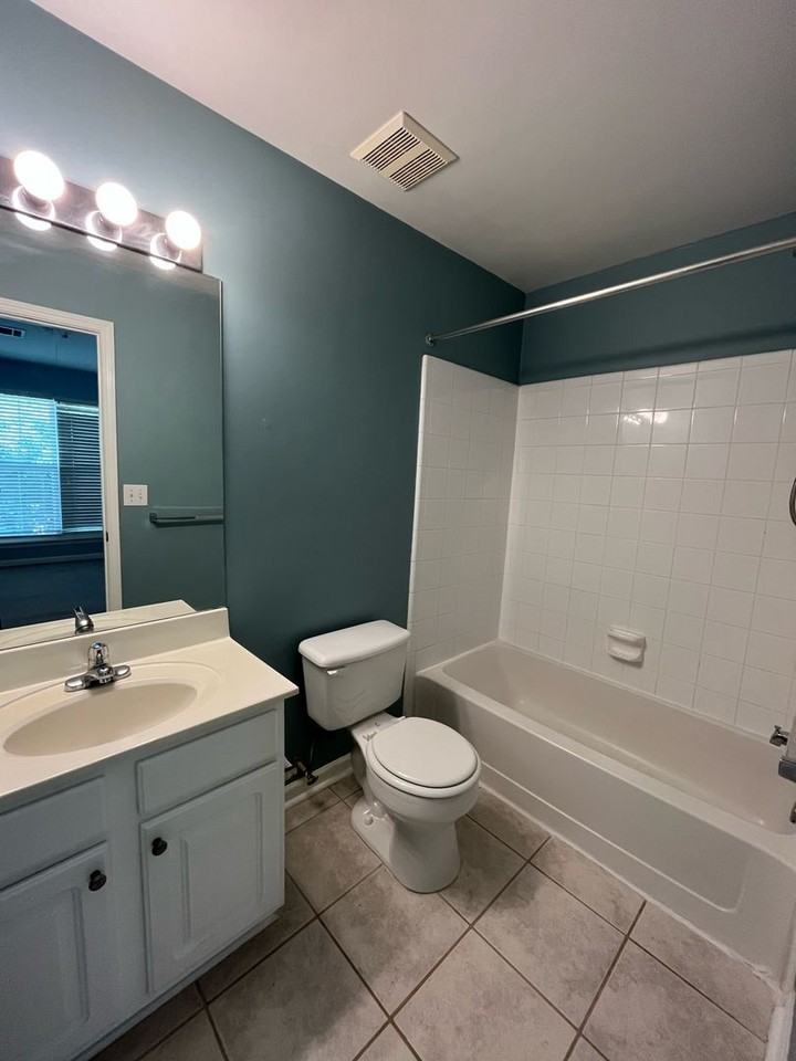 833 Old Greenville Highway - Photo 5 of 20